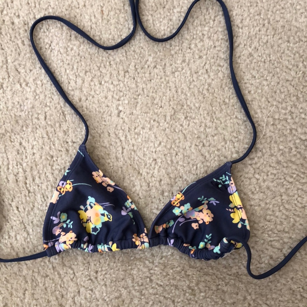 O’Neill bikini top